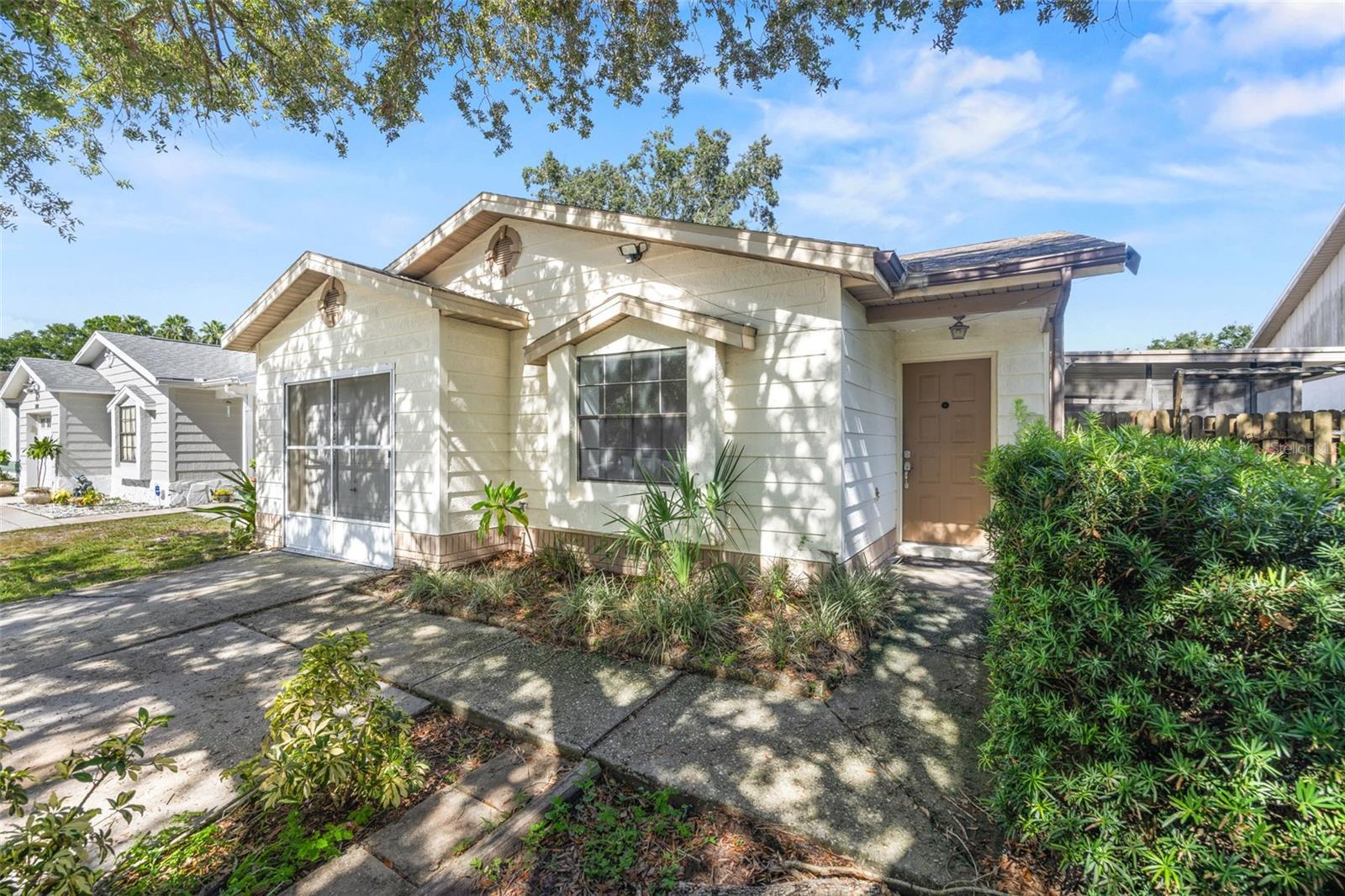 13427 Laraway Dr