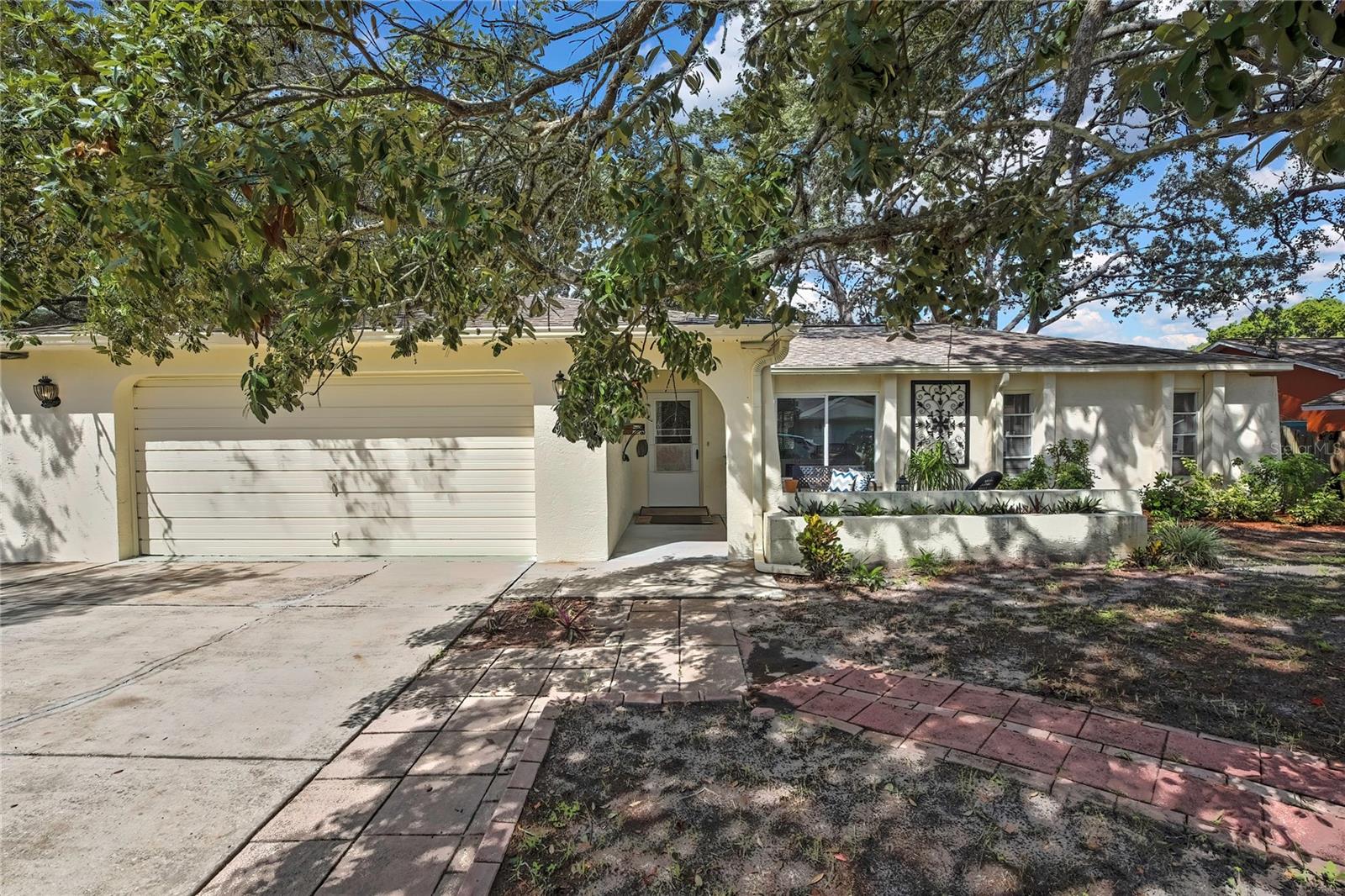 1185 MacFarlane Ave