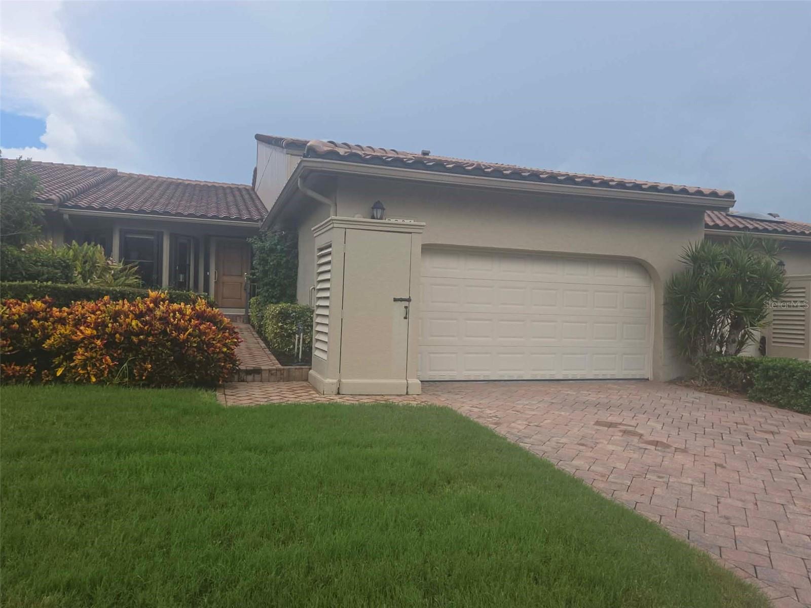 2321 Harbour Oaks Dr