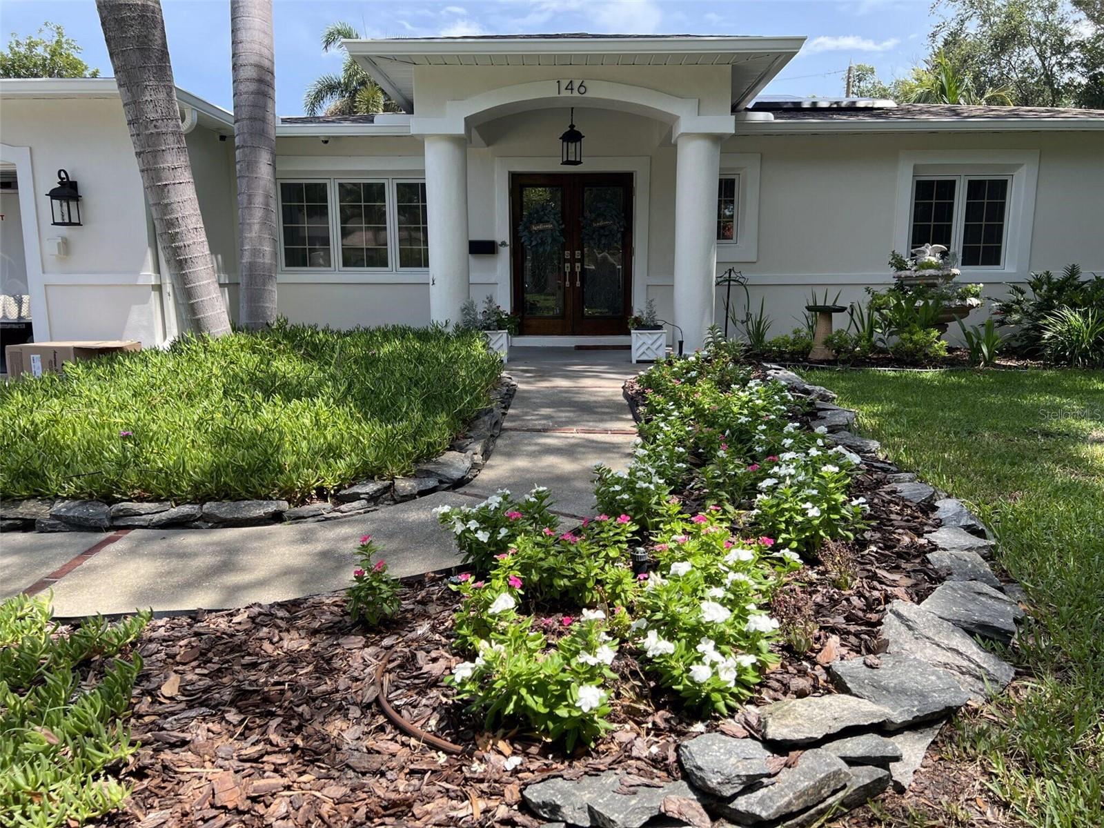 146 Giralda Blvd NE