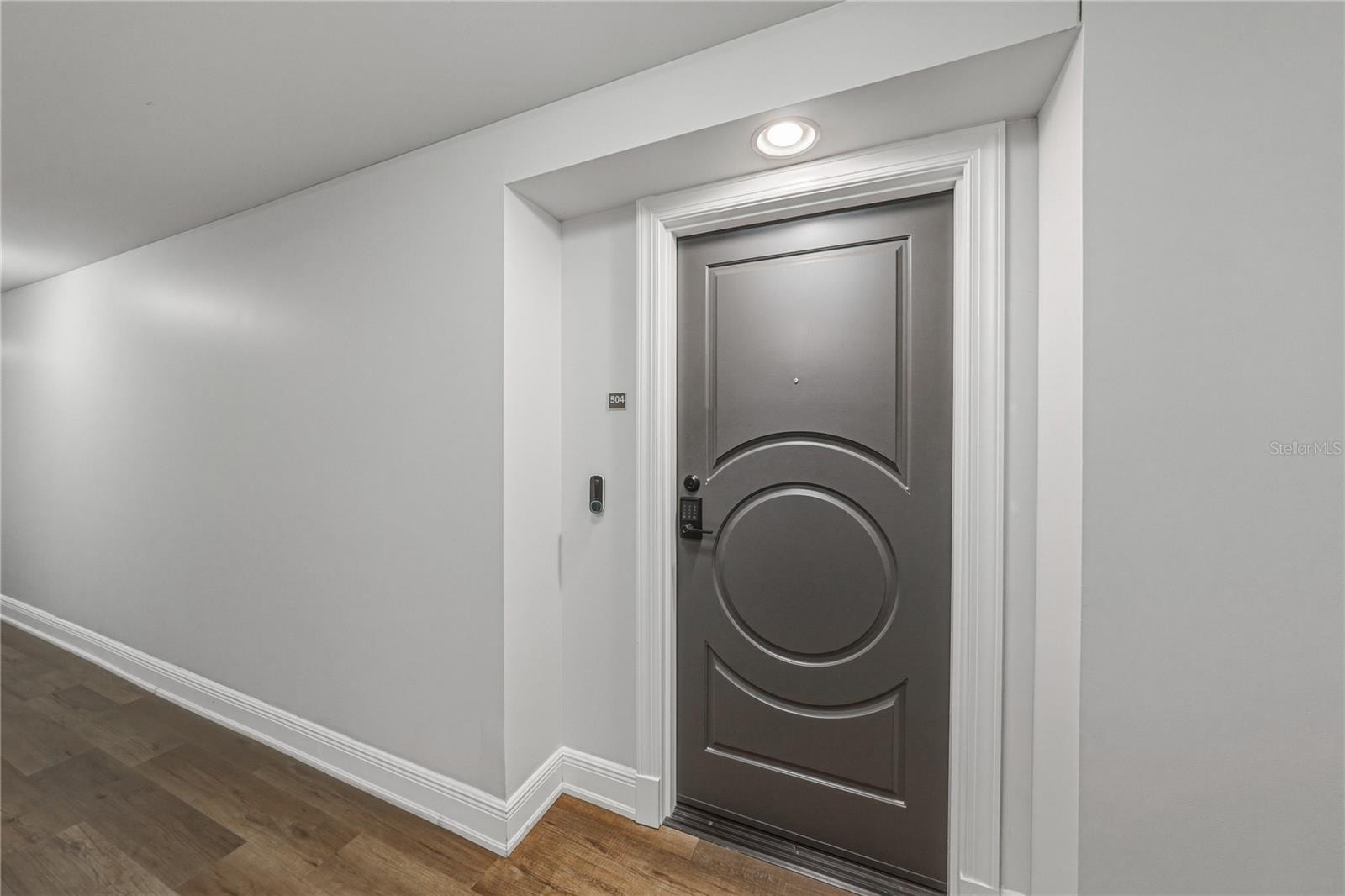 1227 E Madison St #504 photo 1