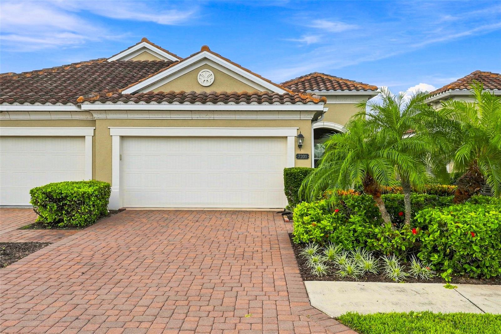 7201 Vista Bella Dr photo 1
