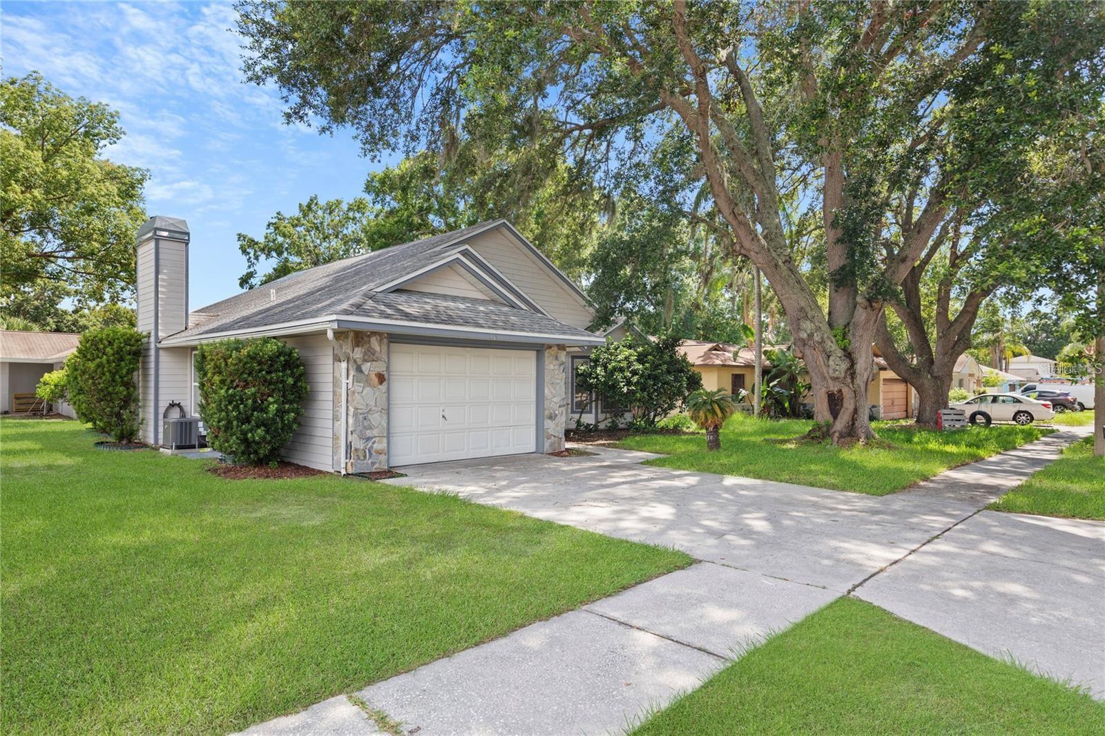 5116 Plantation Dr photo 1