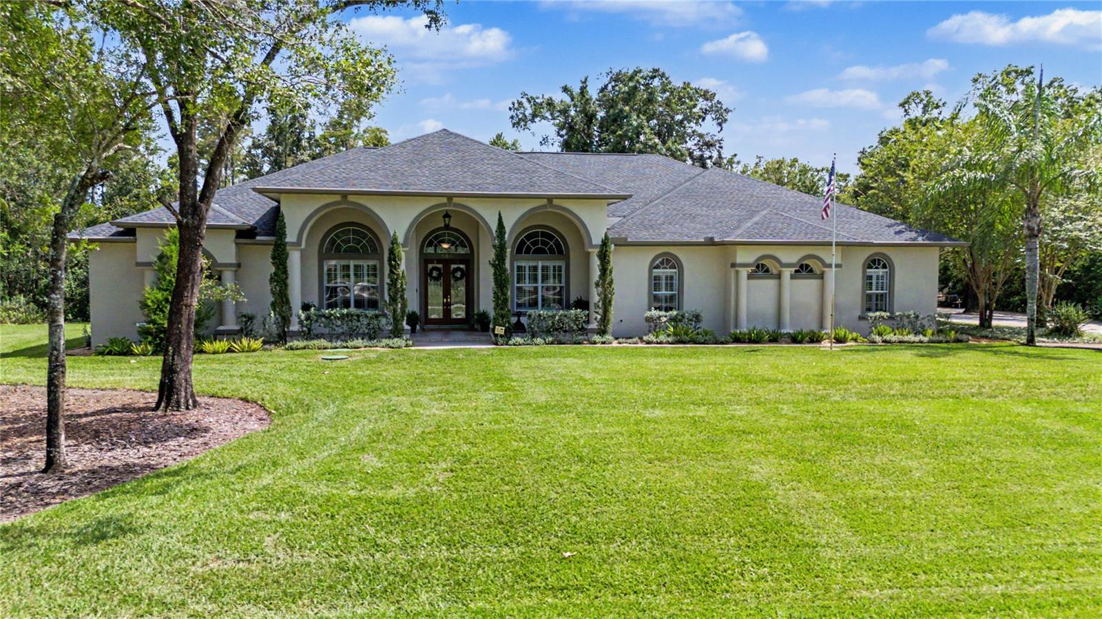 906 Lake Sapphire Ln photo 1
