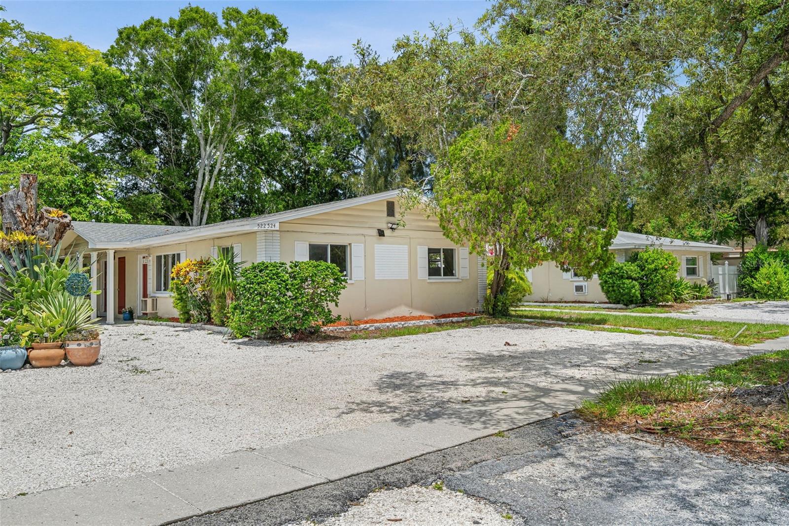 522 Florida Ave photo 1