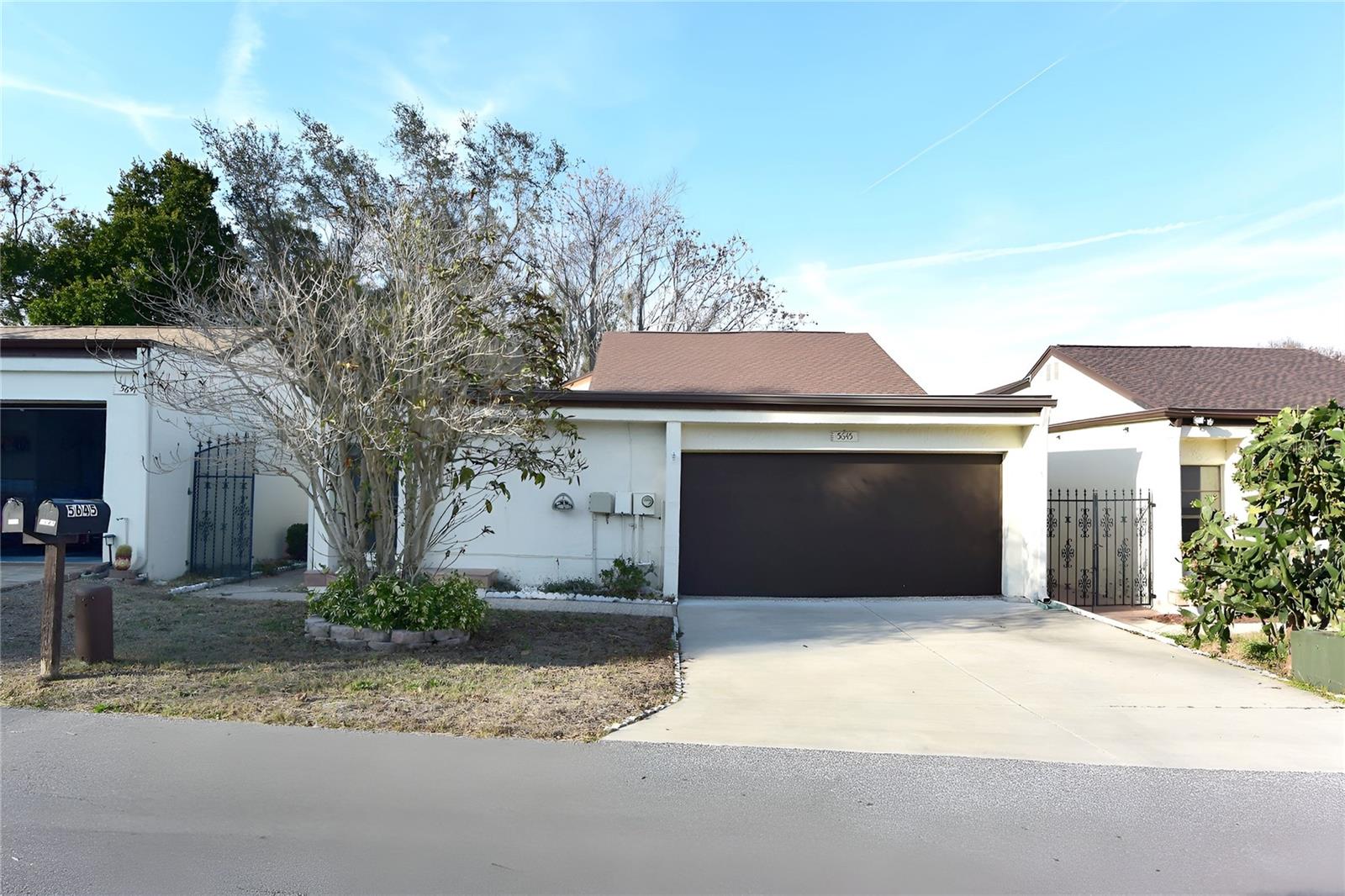 5645 Hamilton Harbor Dr photo 1
