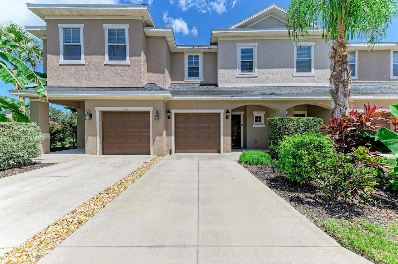 1510 Grantham Dr photo 1