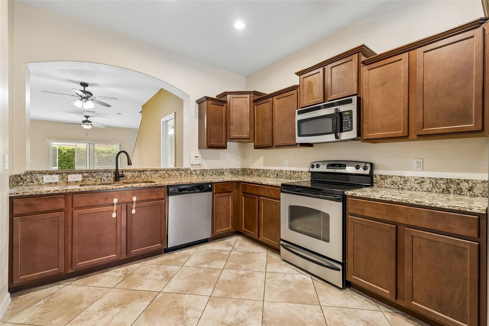 4127 Shade Tree Ln