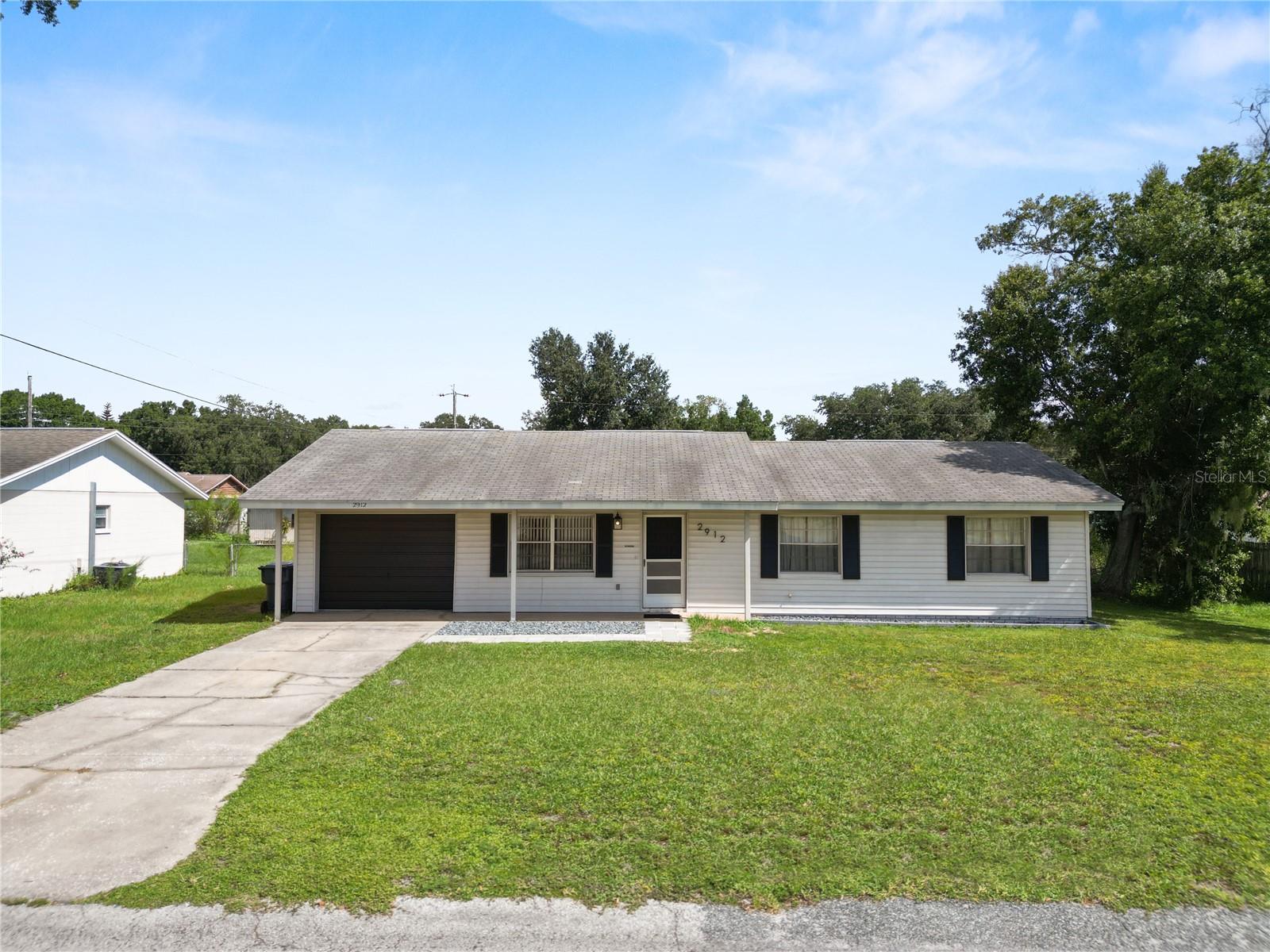 2912 Woodcrest Ln photo 1