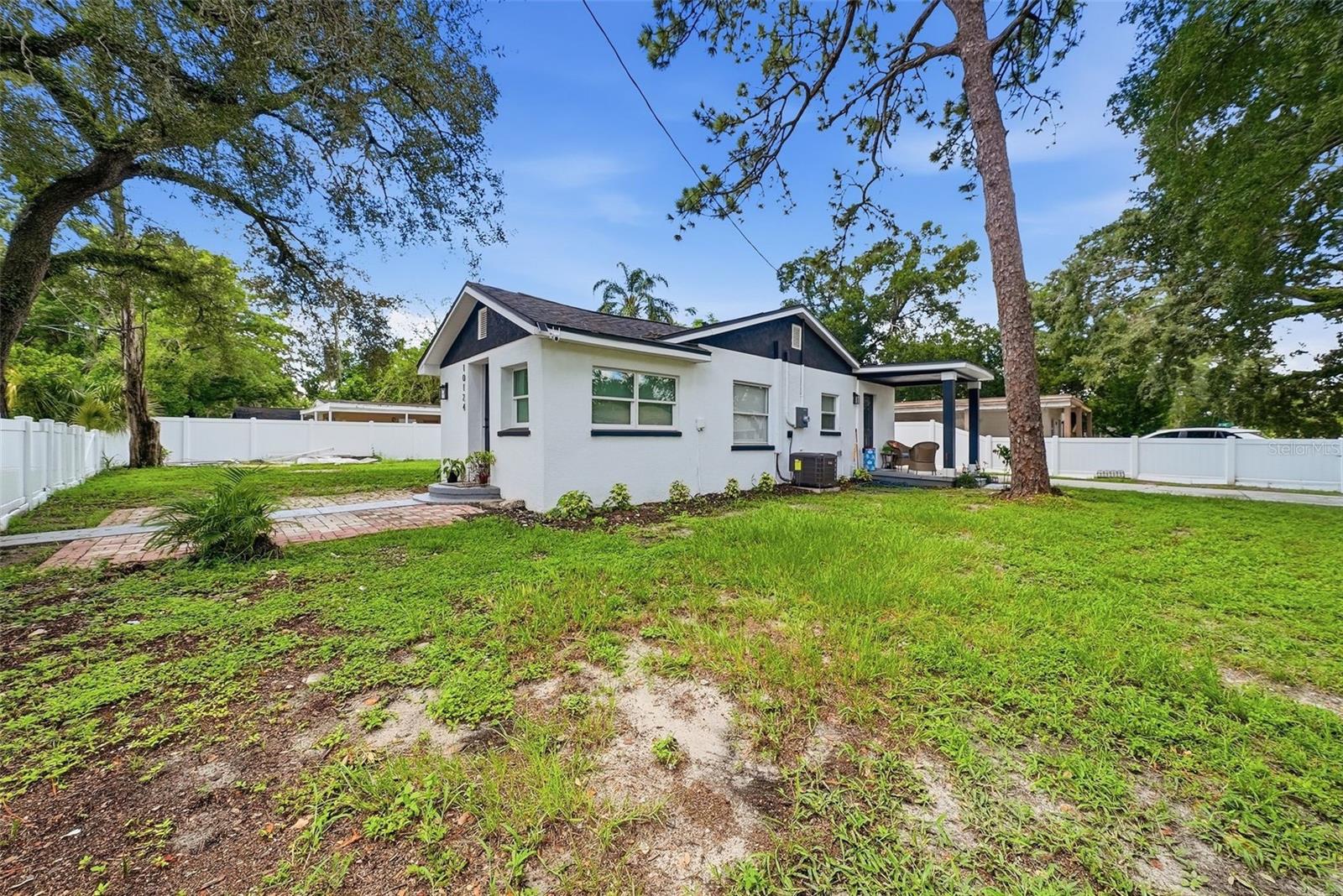 10124 N Hyacinth Ave