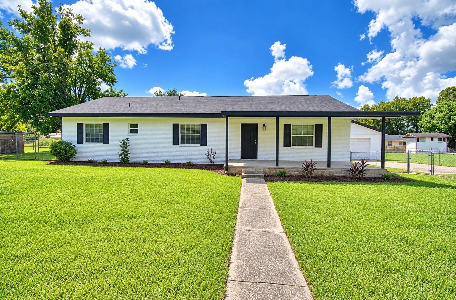 3225 Oakland Rd N photo 1