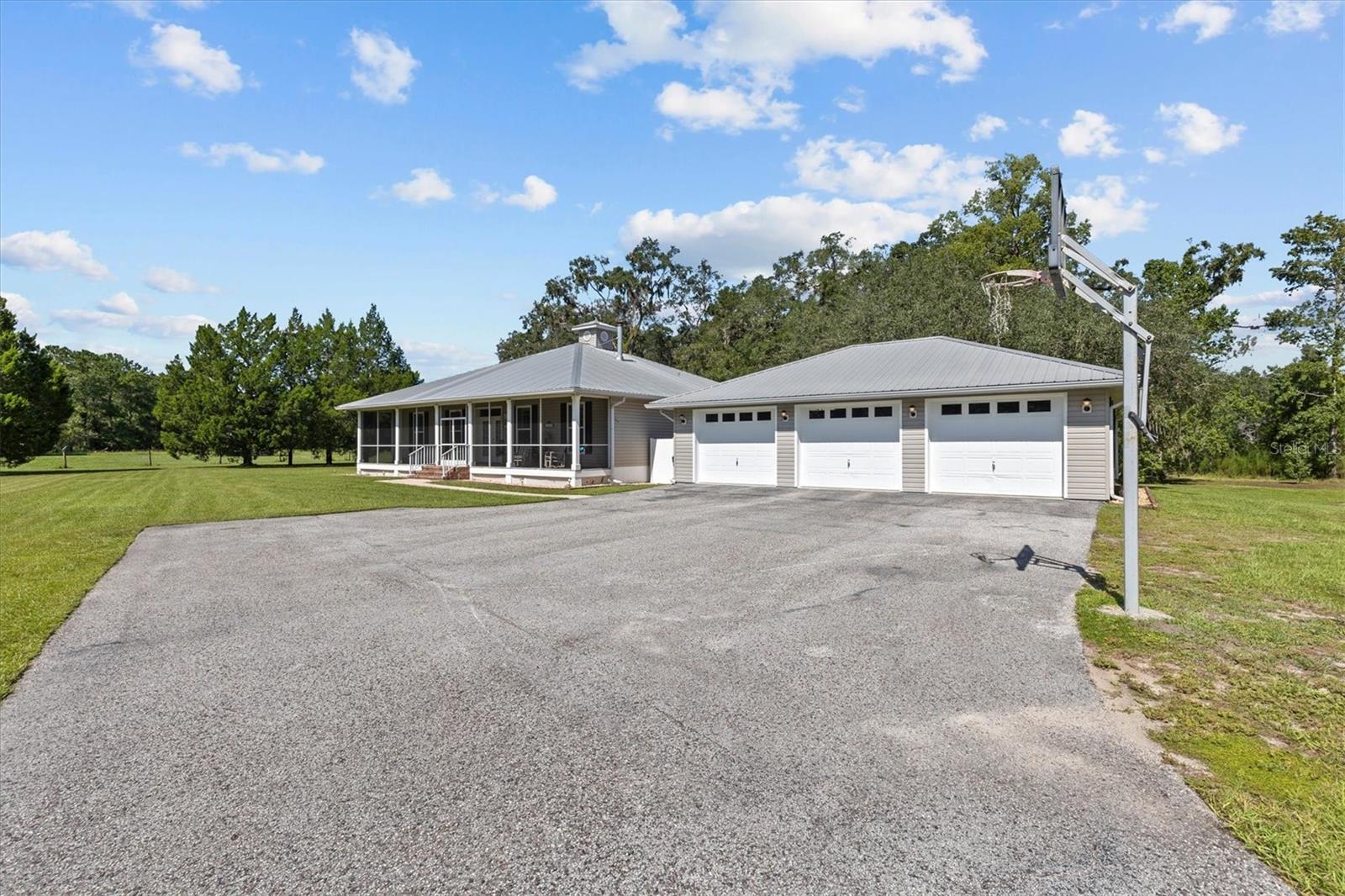 7041 Quarterhorse Ln