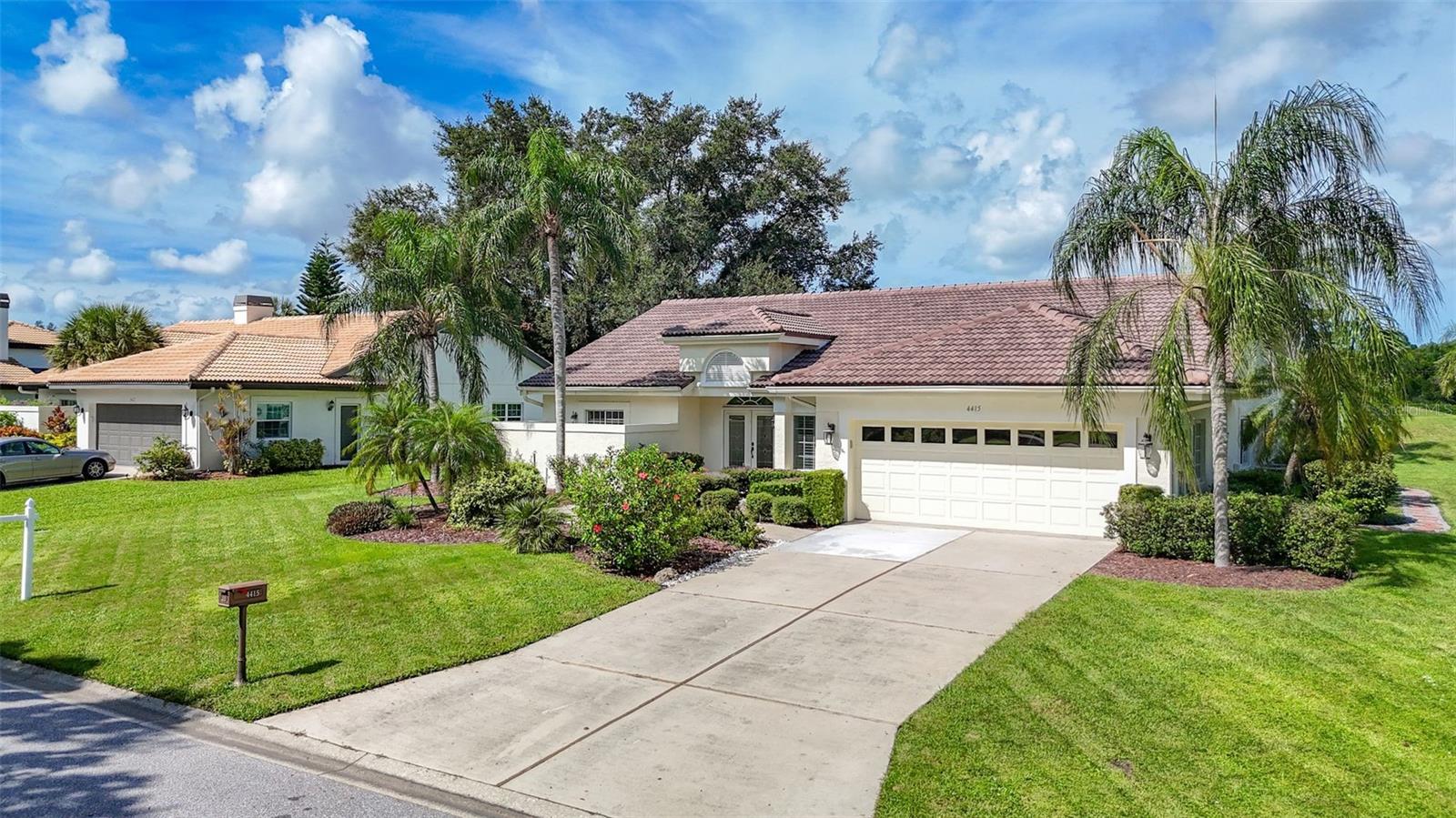 4415 Highland Oaks Cir