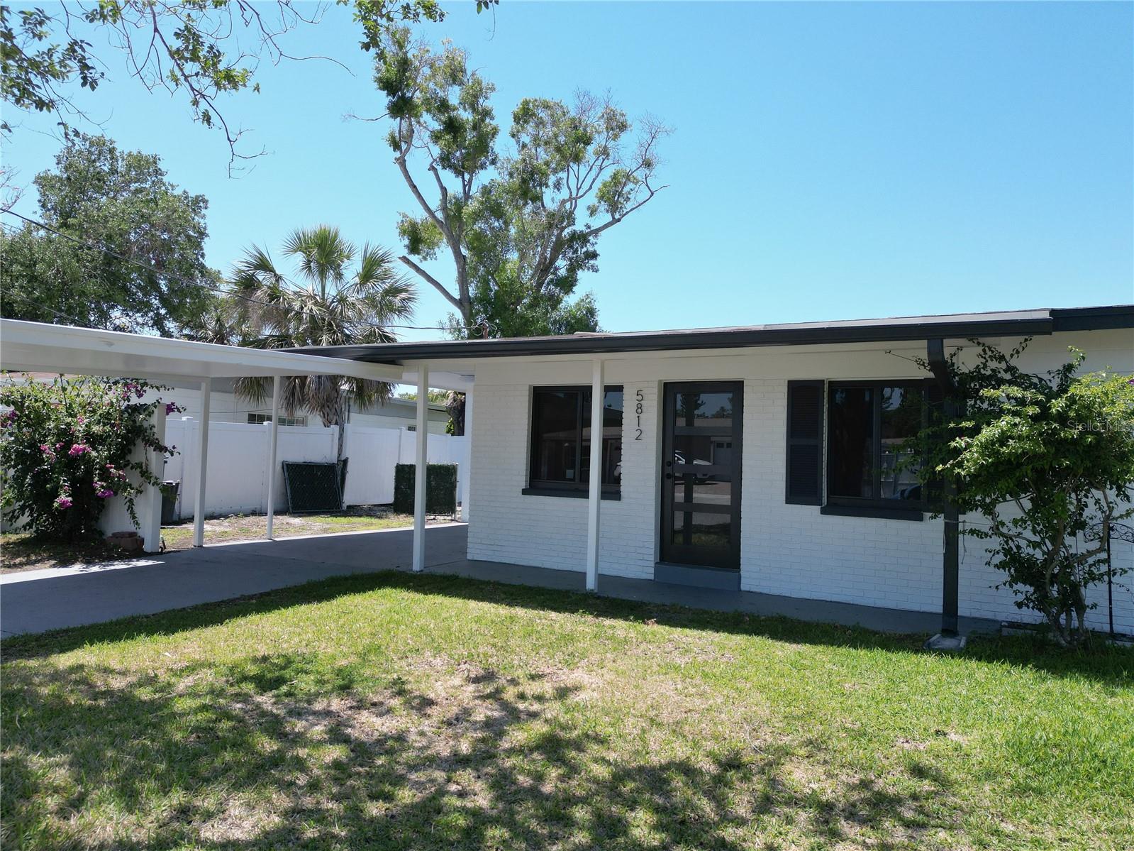 5812 Liverpool Dr photo 1