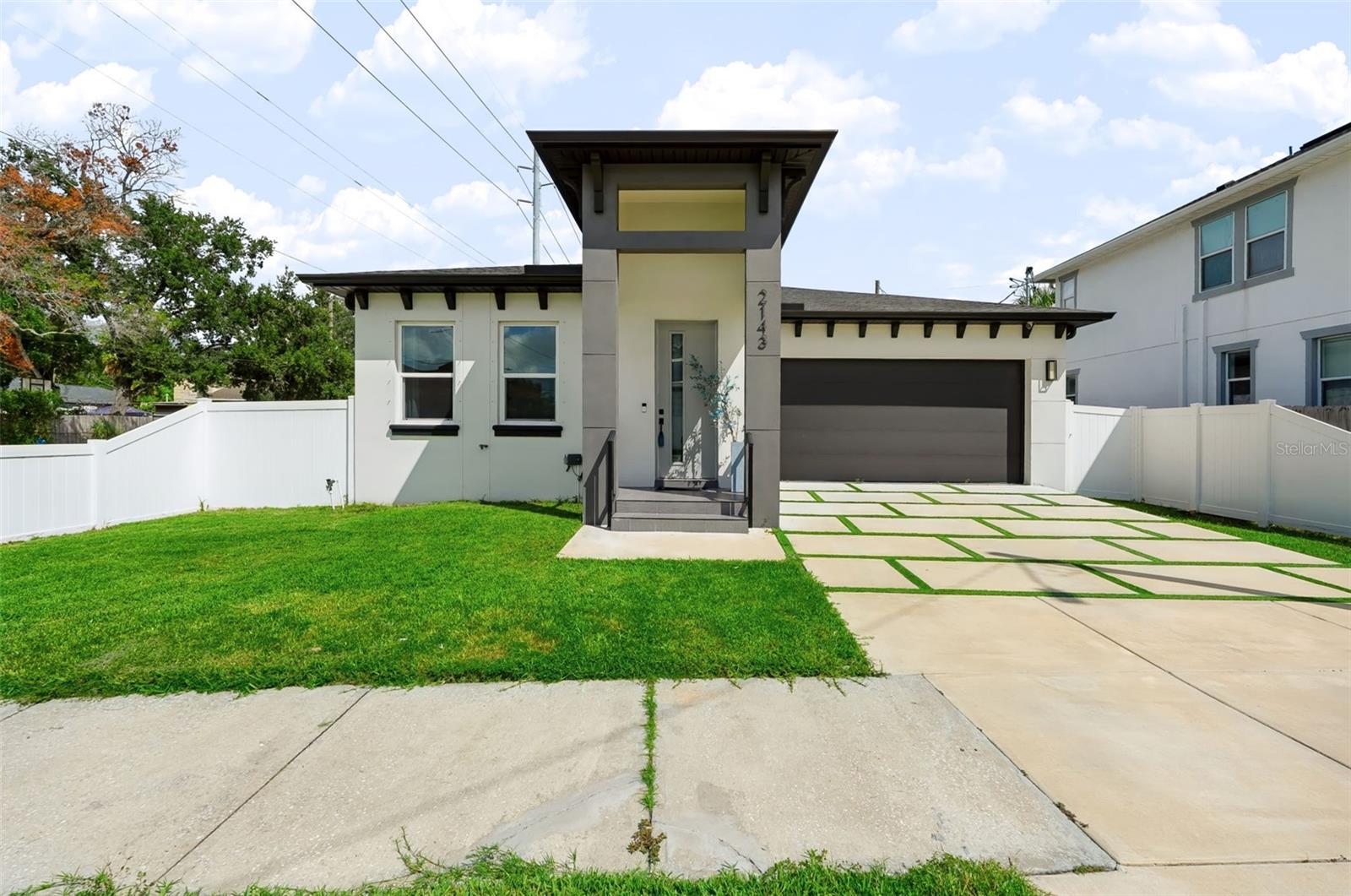 2143 W Saint Conrad St photo 1