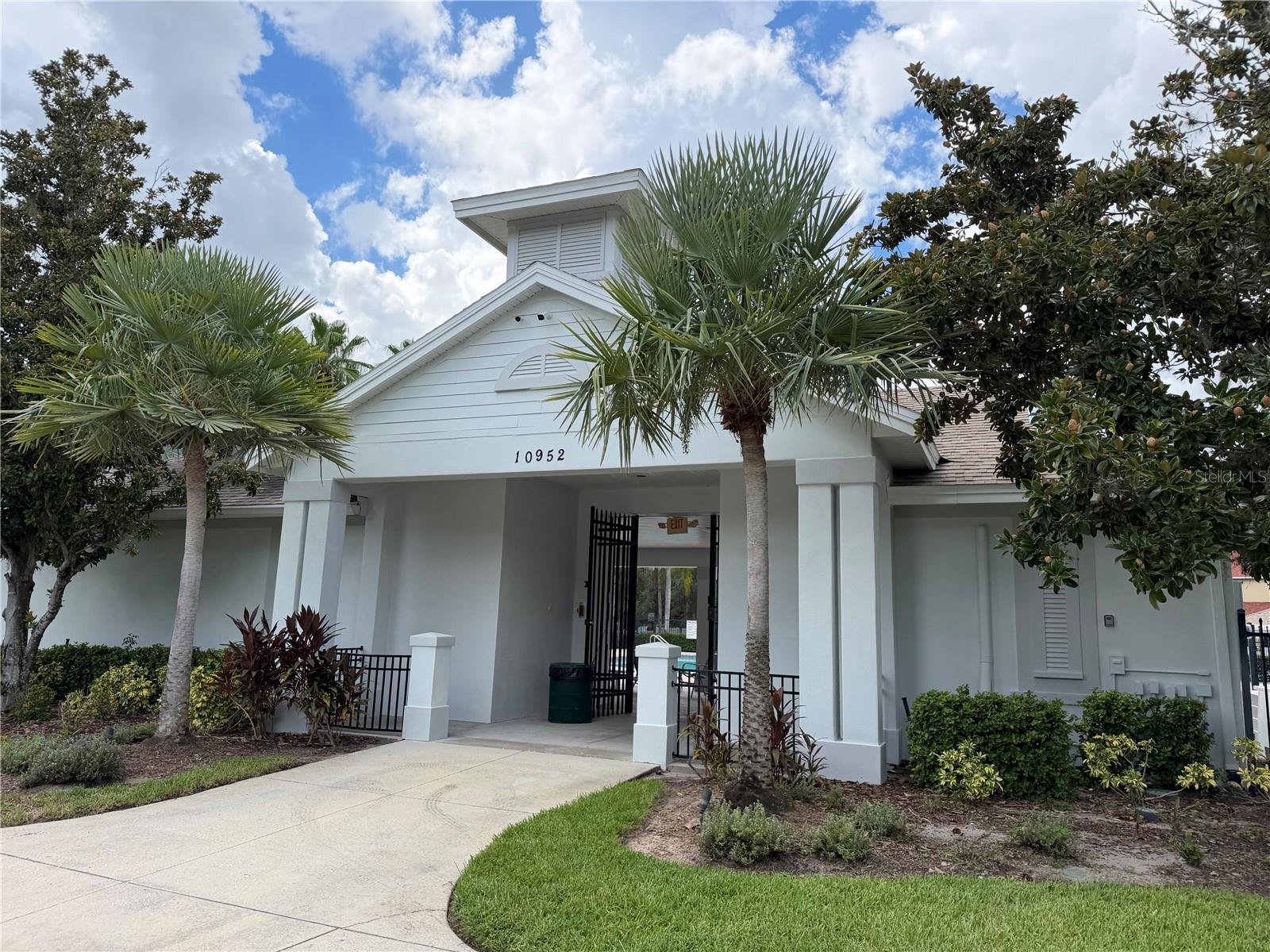 10919 Banyan Wood Way