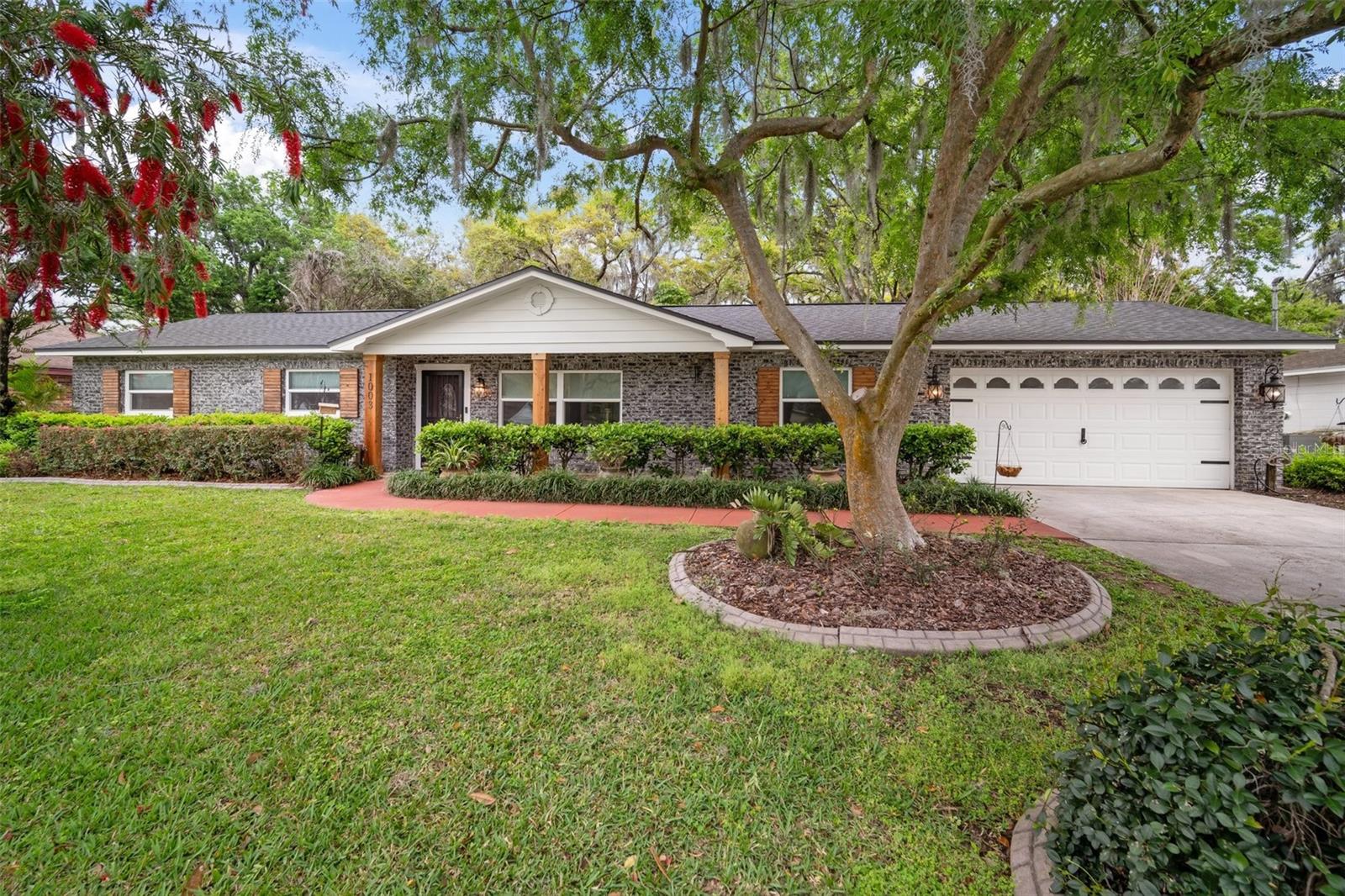 1003 Mandalay Dr photo 1