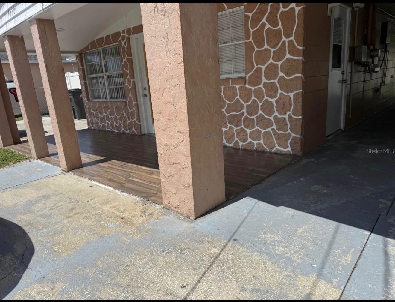 7210 N Hubert Ave