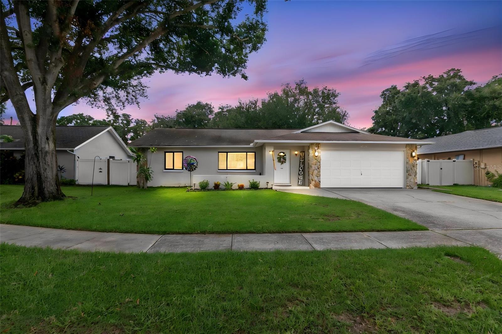 2158 Beverly Ln