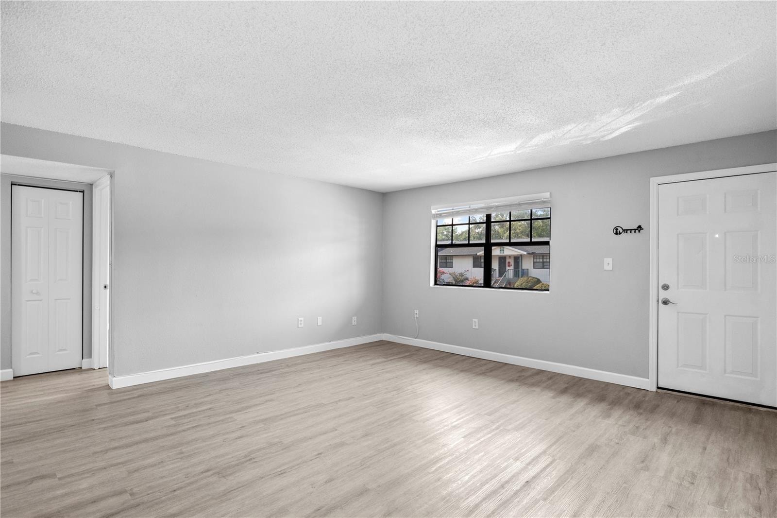 205 Poinsettia Pine CT #201