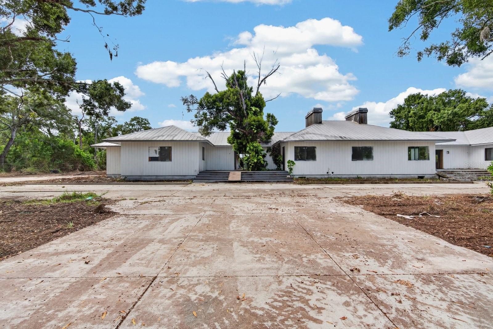 2140 Desoto Rd photo 1