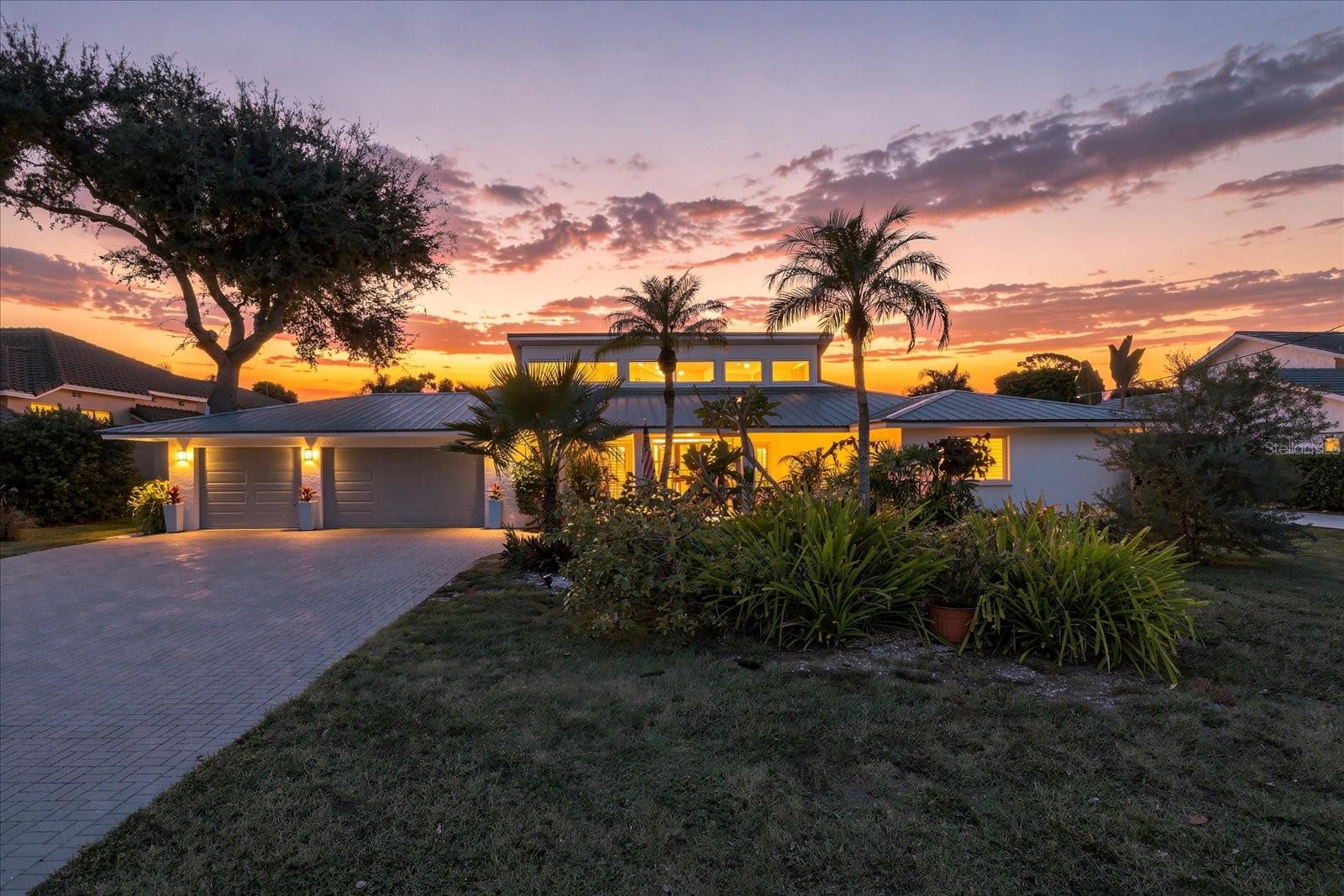 1741 Stanford Ln