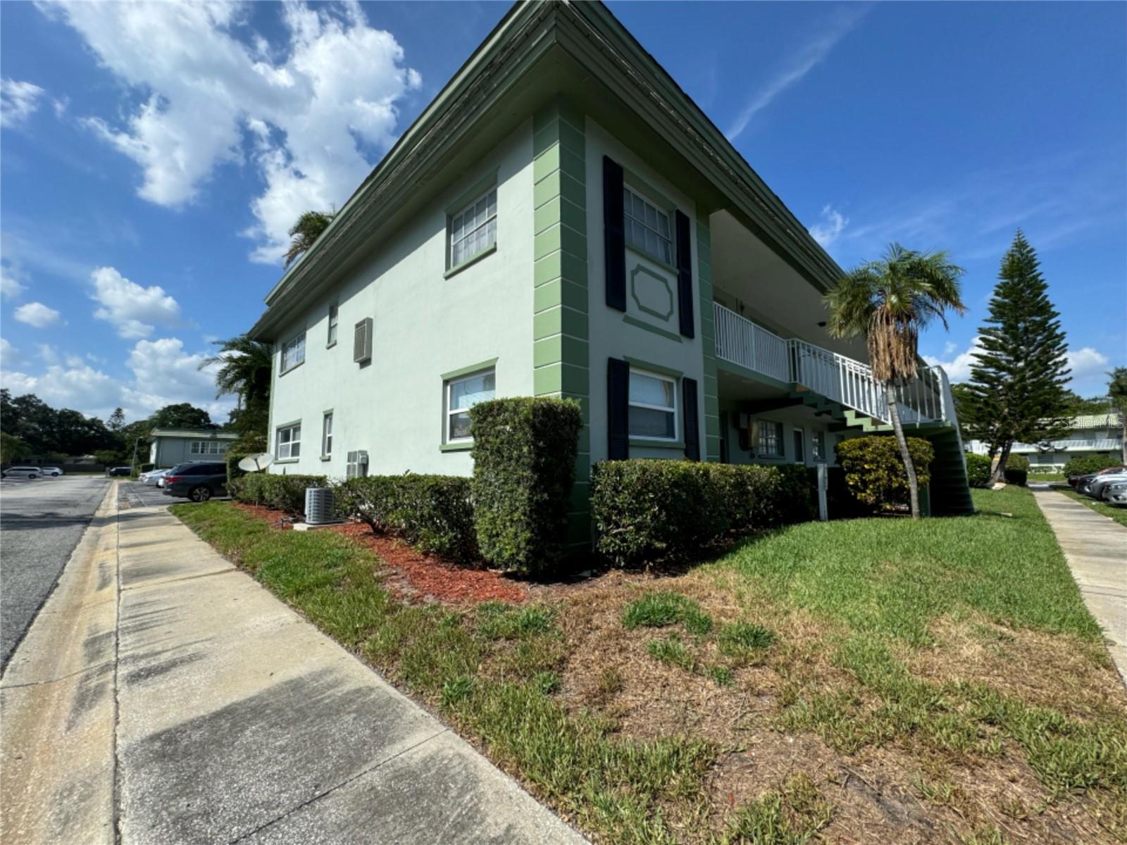 1433 S Belcher Rd #C1