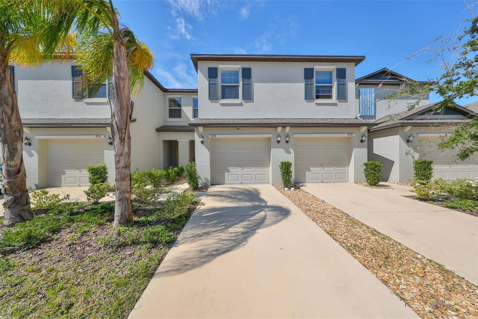 928 Royal Empress Dr