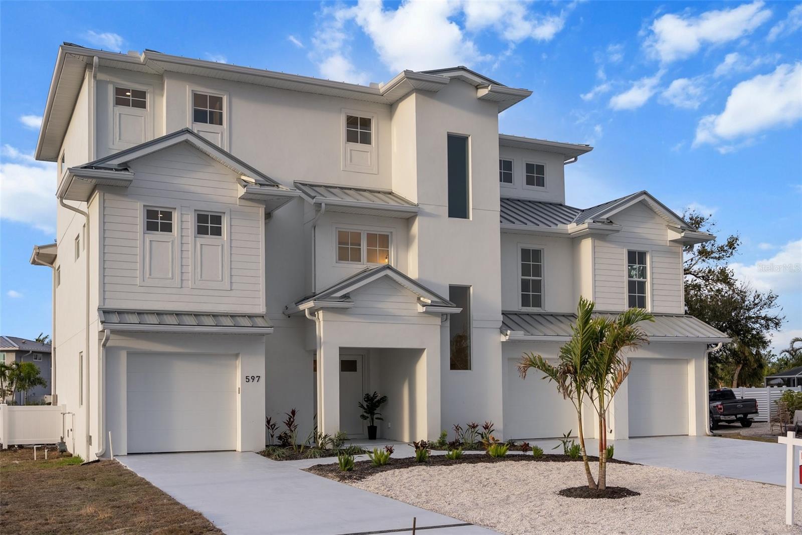 597 Buttonwood Dr