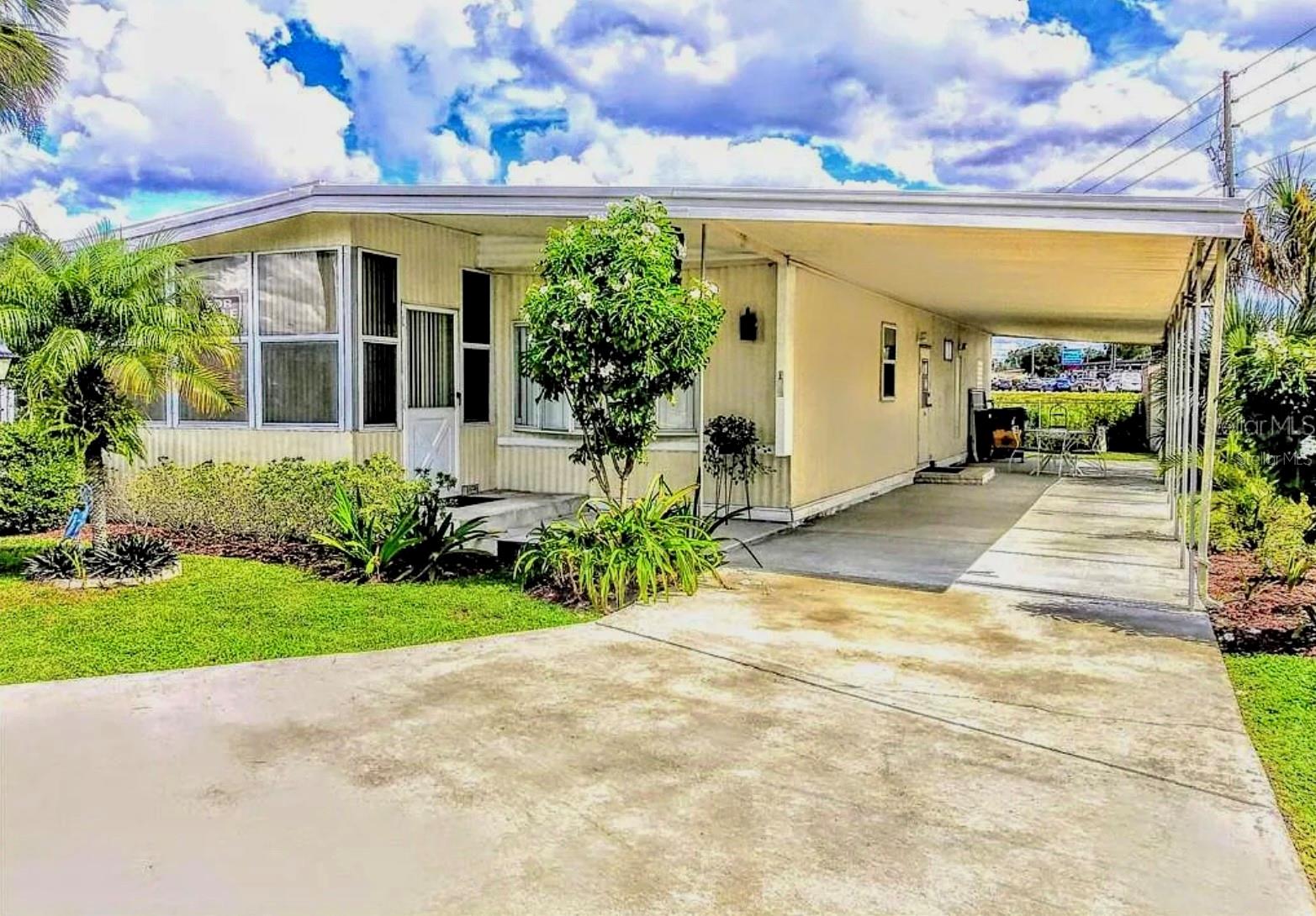 100 Lakeside Ranch Dr