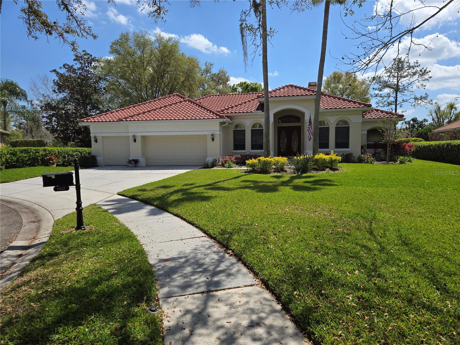 9127 Woodridge Run Dr