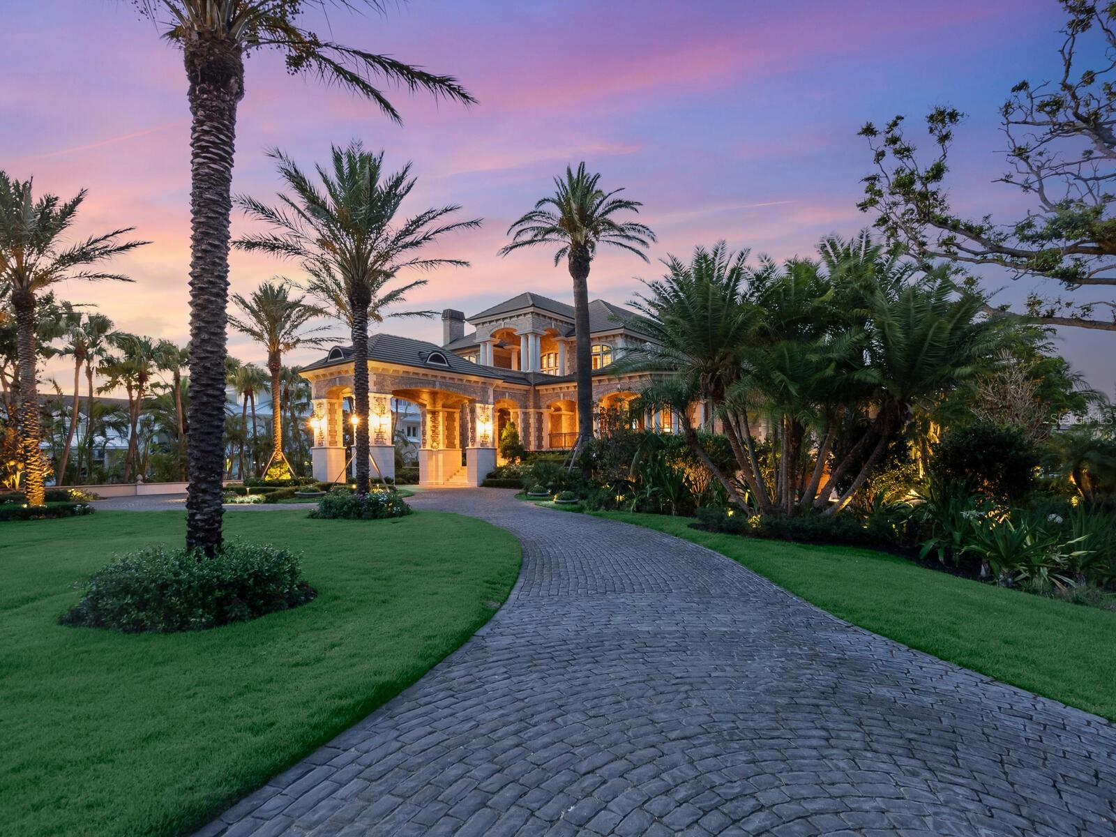 1423 & 1435 Hillview Dr