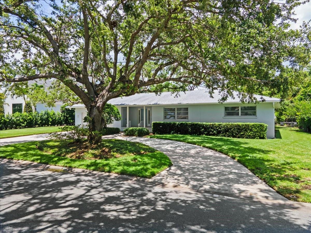 1541 Flower Dr