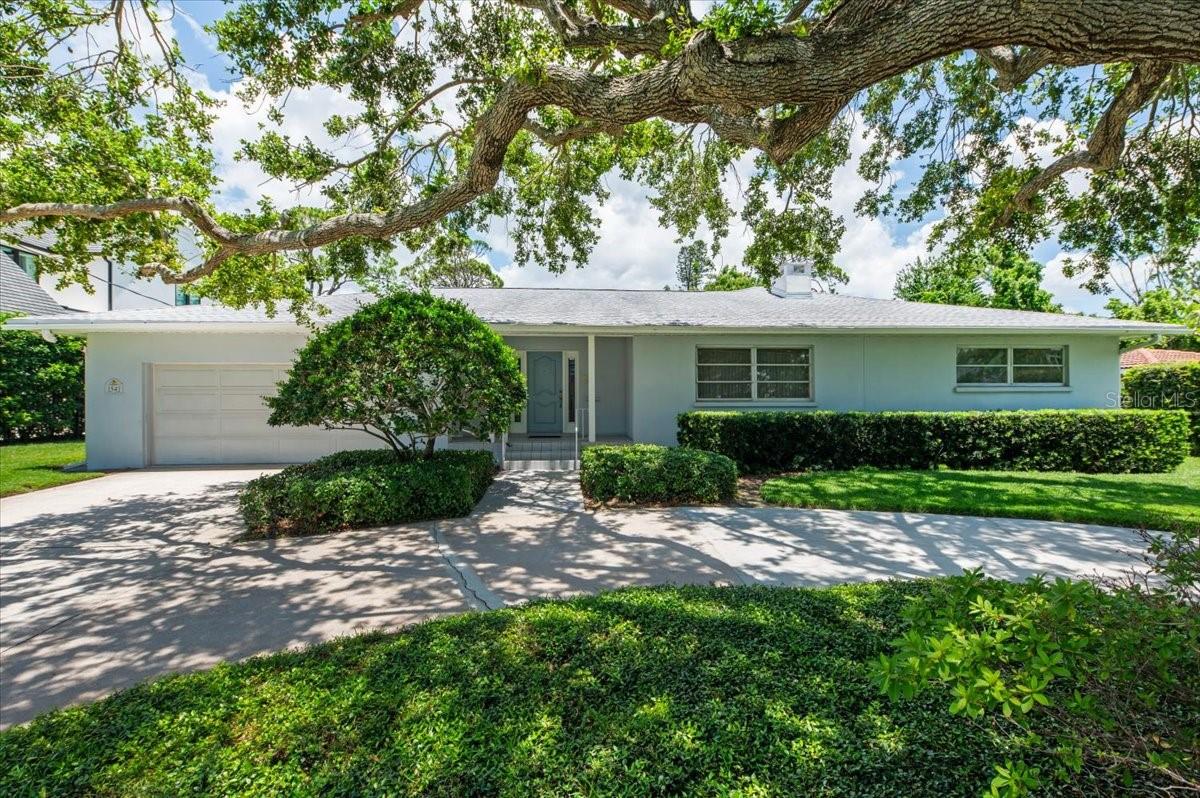1541 Flower Dr