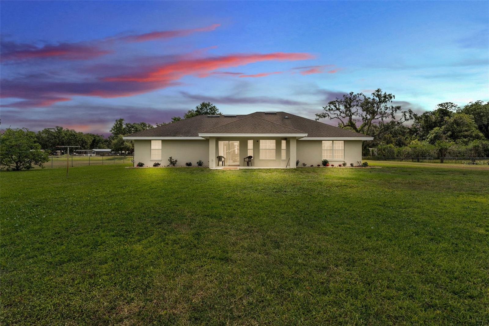 8904 Carrolwood Dr