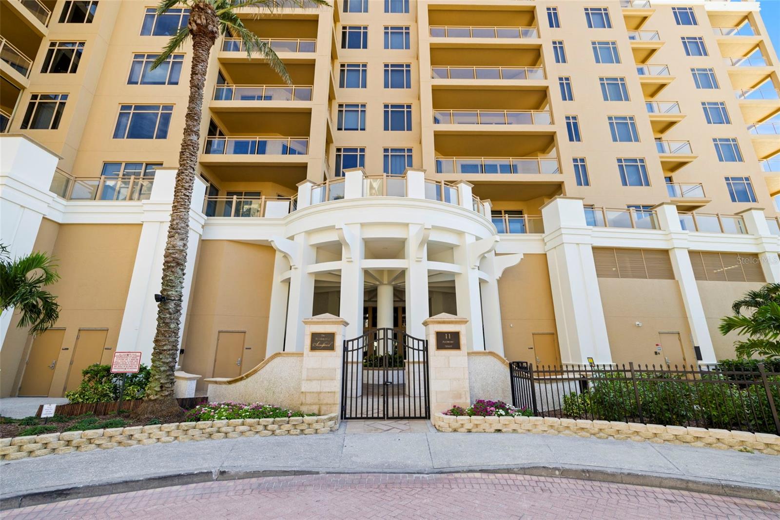 11 Baymont St #909