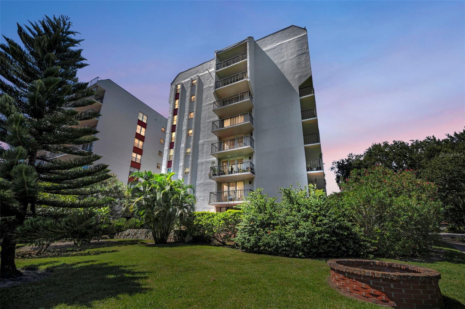 2699 Seville Blvd #105