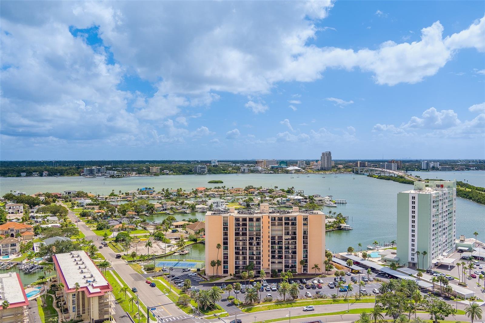 51 Island Way #101