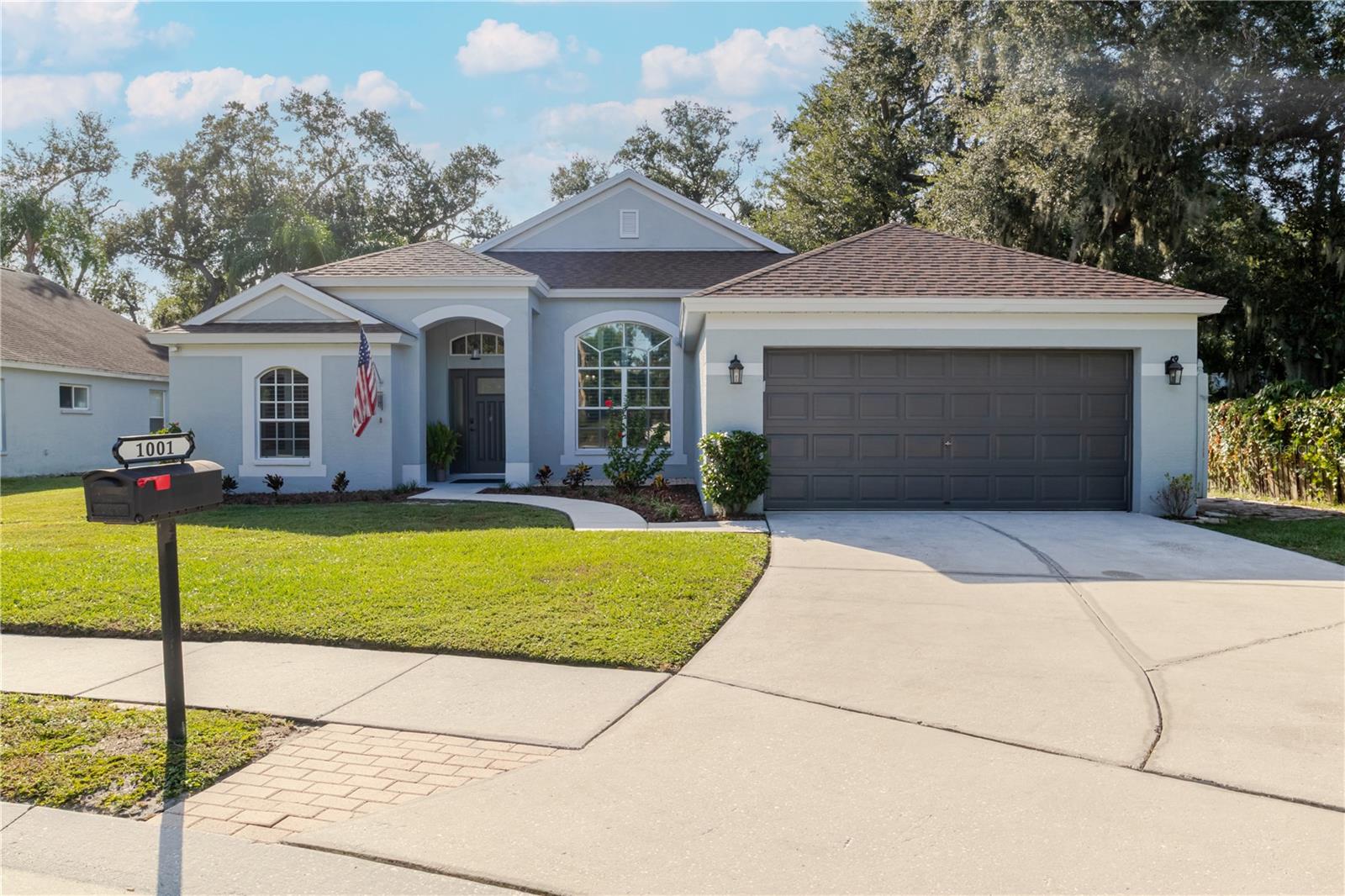 1001 English Bluffs CT