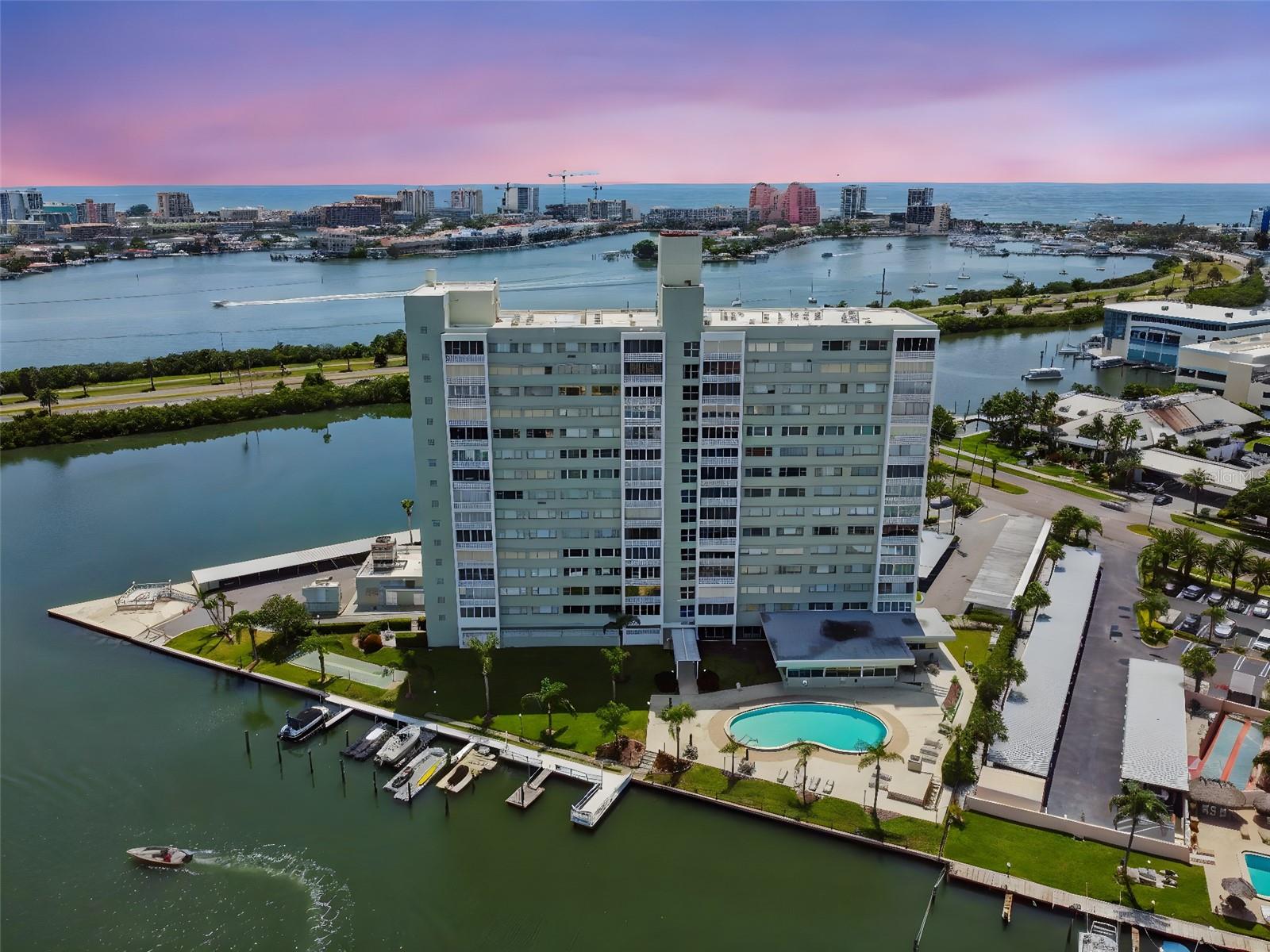 31 Island Way #609