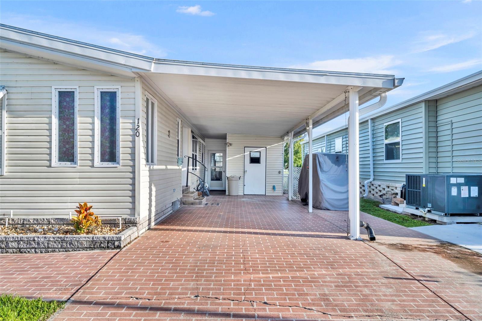 120 Victoria Dr