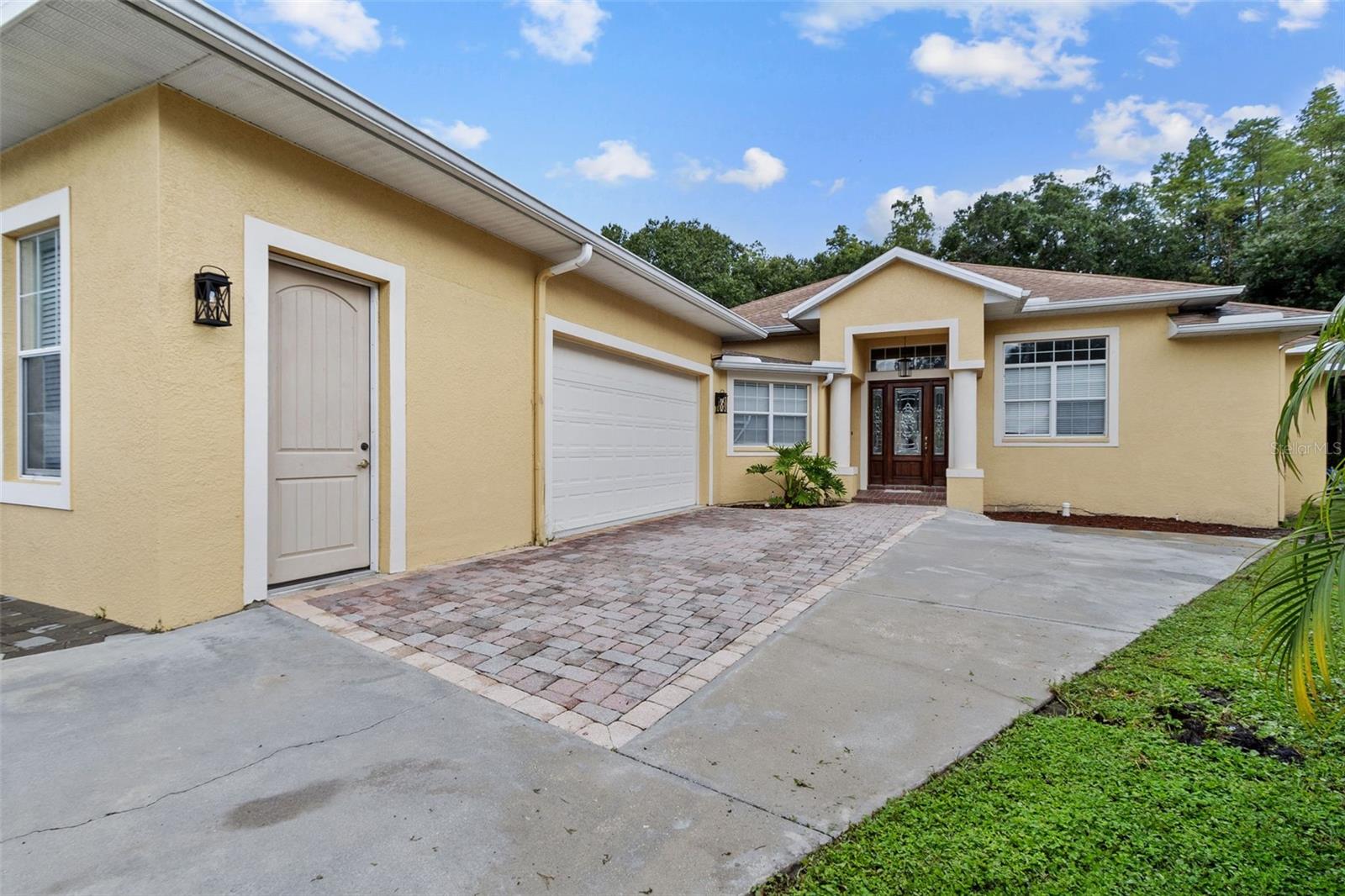 4116 Woodacre Ln