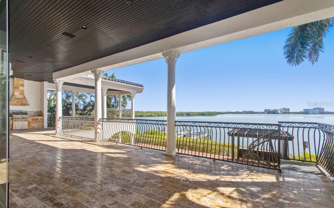 4107 Causeway Vista Dr