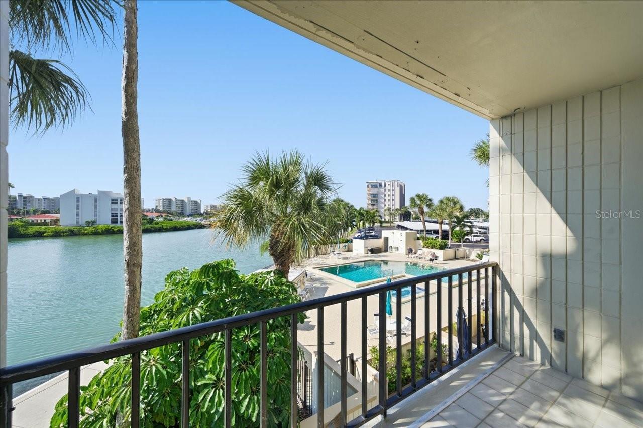 7400 Sun Island Dr S #202