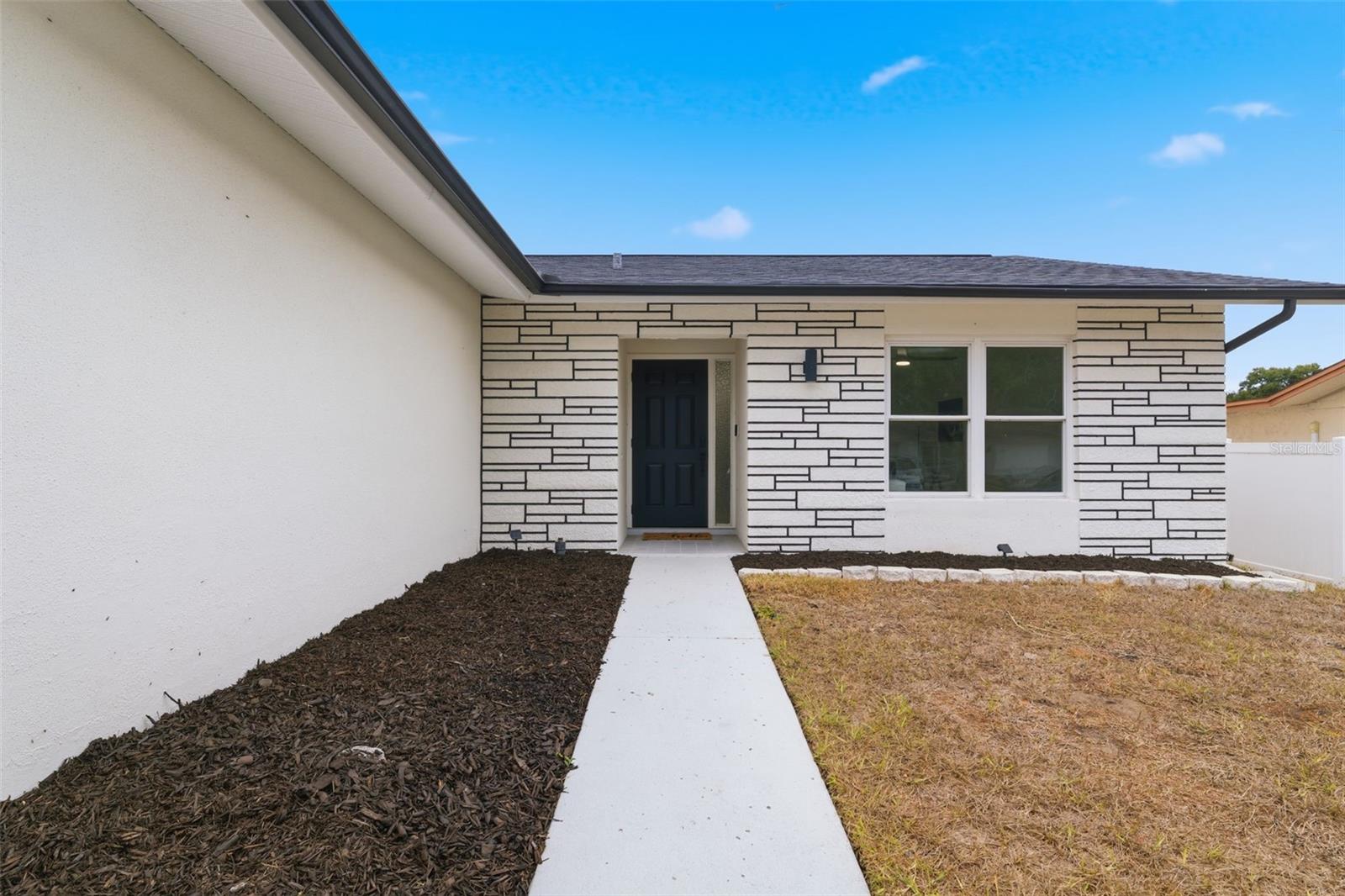 8025 San Fernando Dr