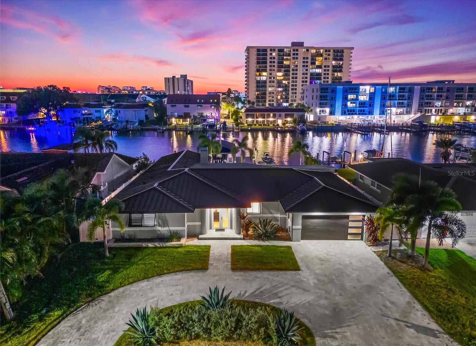 330 Leeward Is