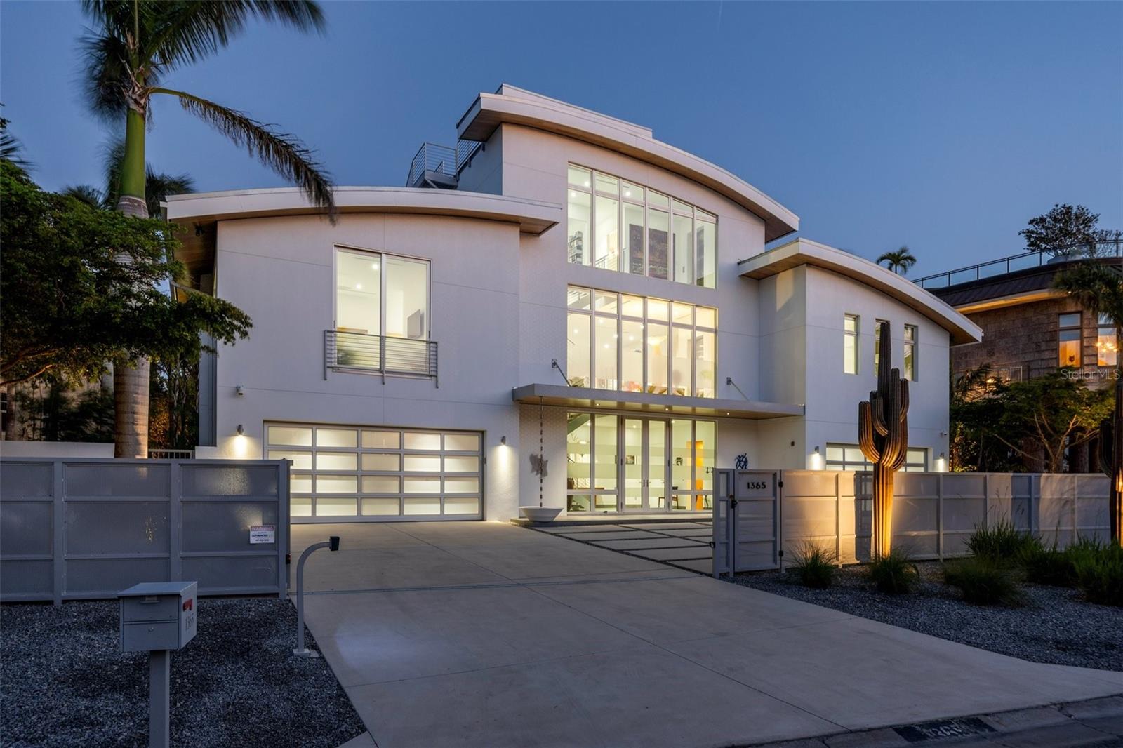 1365 Harbor Dr