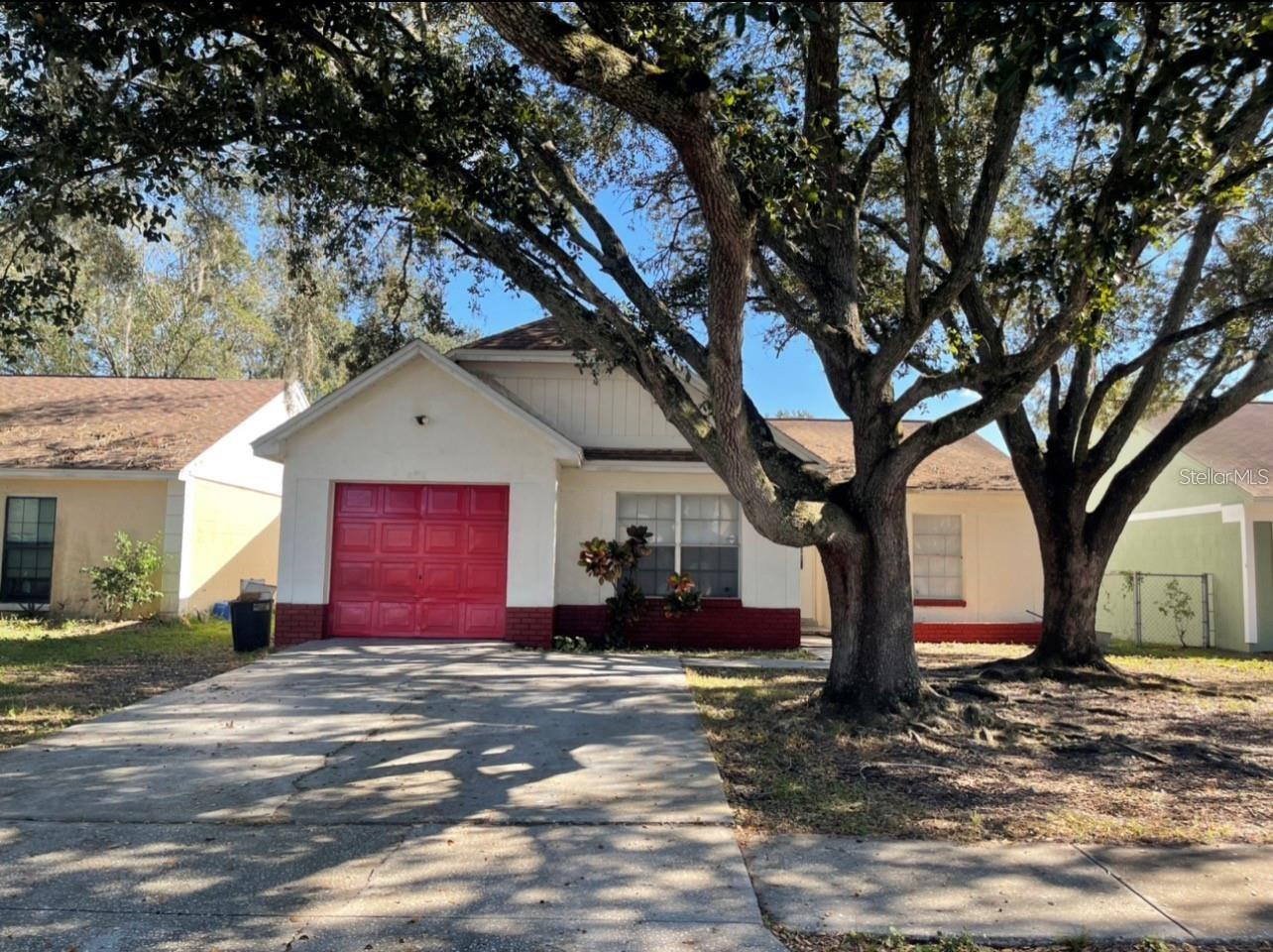 8211 Clermont St