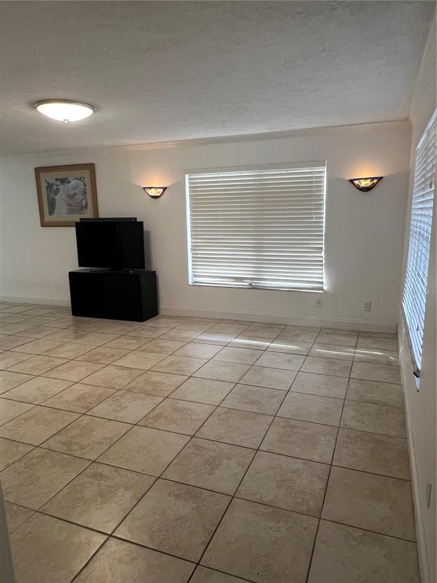 218 Amherst Ave #85