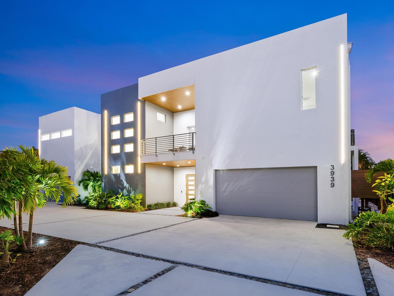 3939 Higel Ave